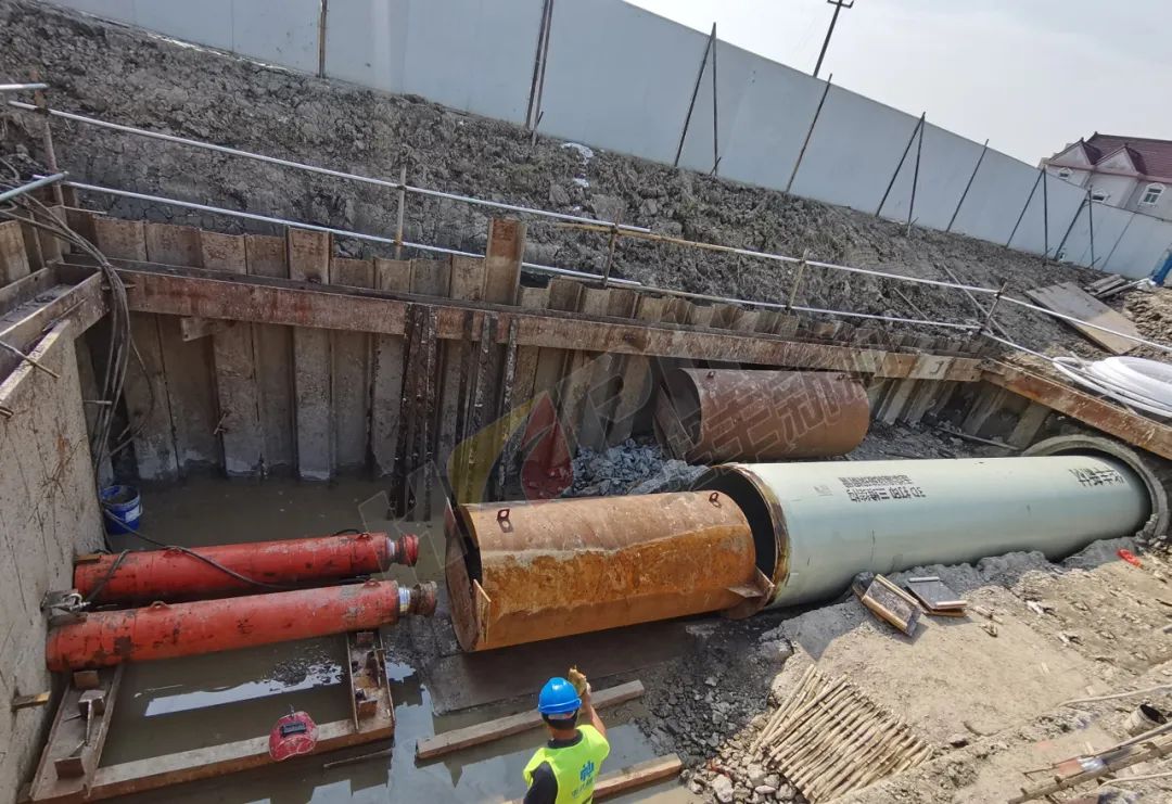 1704772416996763.jpg 640 (2).jpg